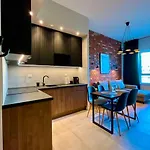 Makl Apartments